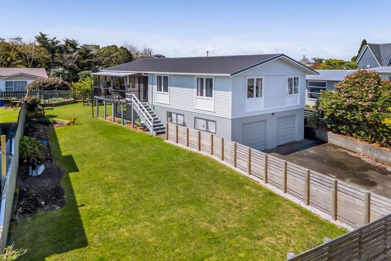 Photo of property in 49 Nevada Drive, Merrilands, New Plymouth, 4312