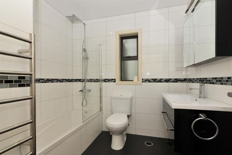 Photo of property in 163 Glenmore Street, Kelburn, Wellington, 6012