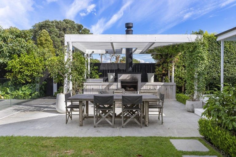 Photo of property in 17 Tainui Road, Devonport, Auckland, 0624