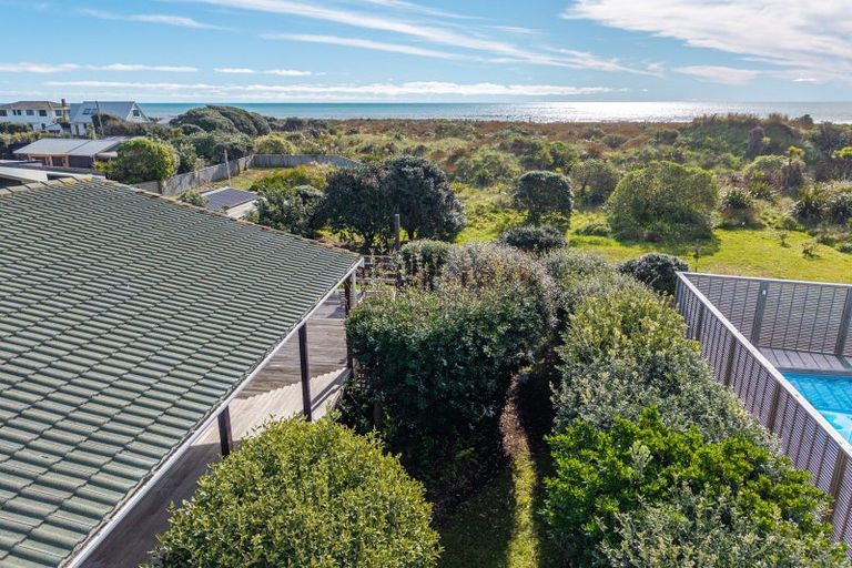 Photo of property in 9 Moana Street, Otaki Beach, Otaki, 5512