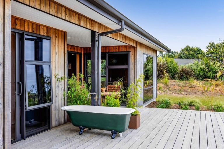 Photo of property in 27 Wilson Road, Urenui, 4375