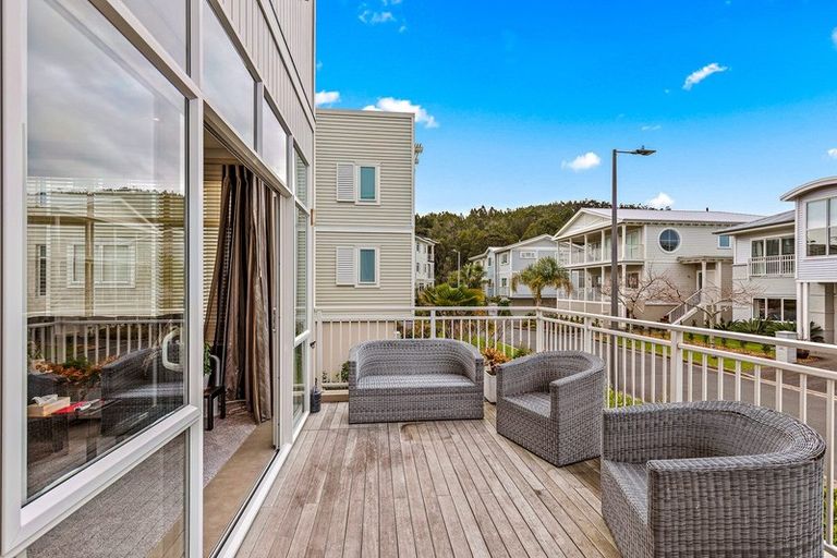 Photo of property in 31 Kensington Drive, Orewa, 0931