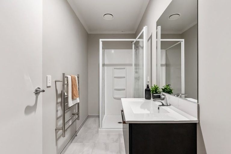 Photo of property in 7/6 Onekiritea Road, Hobsonville, Auckland, 0616