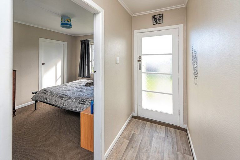 Photo of property in 28 Miro Street, Castlecliff, Whanganui, 4501