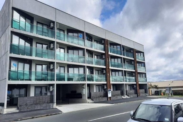 Photo of property in 305/9 East Street, Papakura, 2110