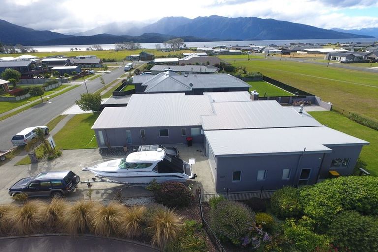 Photo of property in 24 Acheron Way, Te Anau, 9600