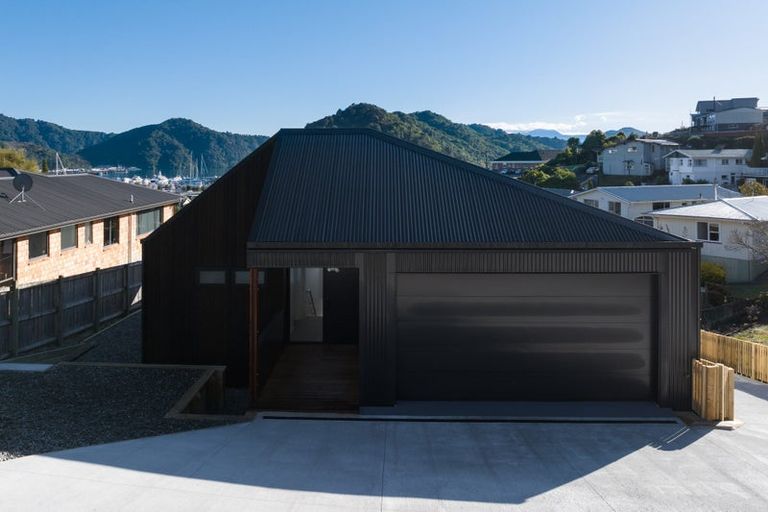 Photo of property in 12a Russell Street, Picton, 7220
