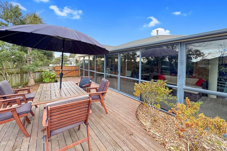 Photo of property in 34 Greenwood Place, Fitzherbert, Palmerston North, 4410