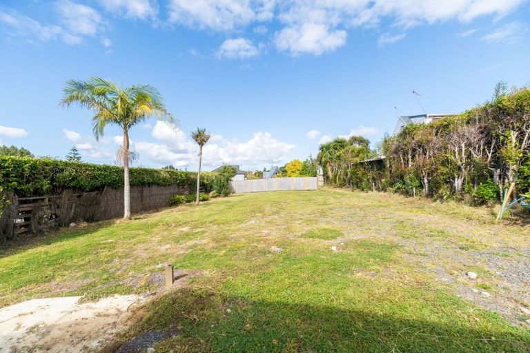 Photo of property in 2/75 Marine Parade, Mellons Bay, Auckland, 2014