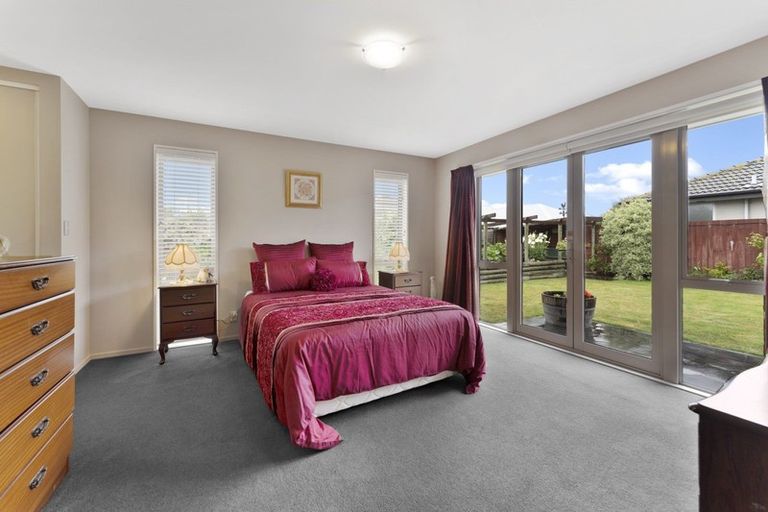Photo of property in 13 Maple Place, Rangiora, 7400