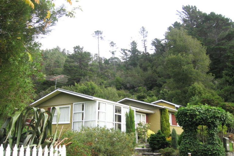 Photo of property in 470f Stokes Valley Road, Stokes Valley, Lower Hutt, 5019