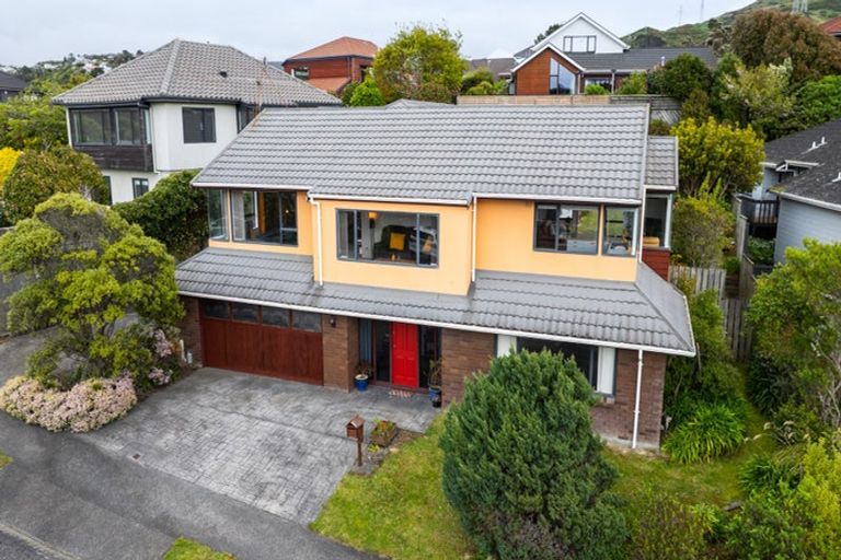 Photo of property in 5 Longmont Terrace, Churton Park, Wellington, 6037