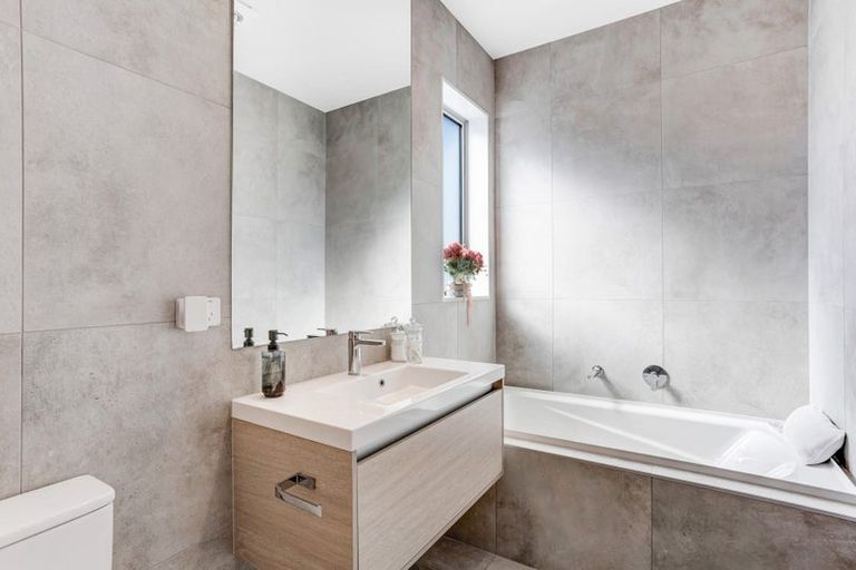 Photo of property in 33 Roundel Crescent, Whenuapai, Auckland, 0618