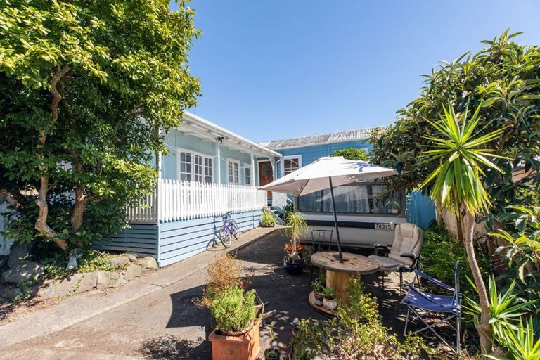 Photo of property in 731 Swanson Road, Swanson, Auckland, 0612