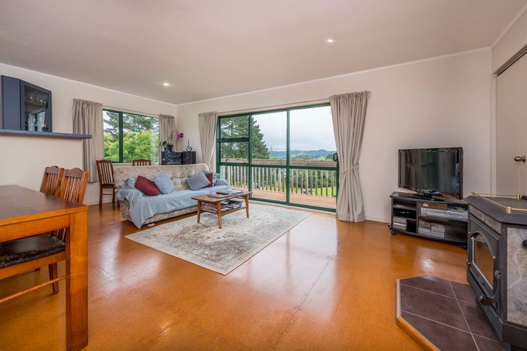 Photo of property in 182 Amreins Road, Taupaki, Henderson, 0782