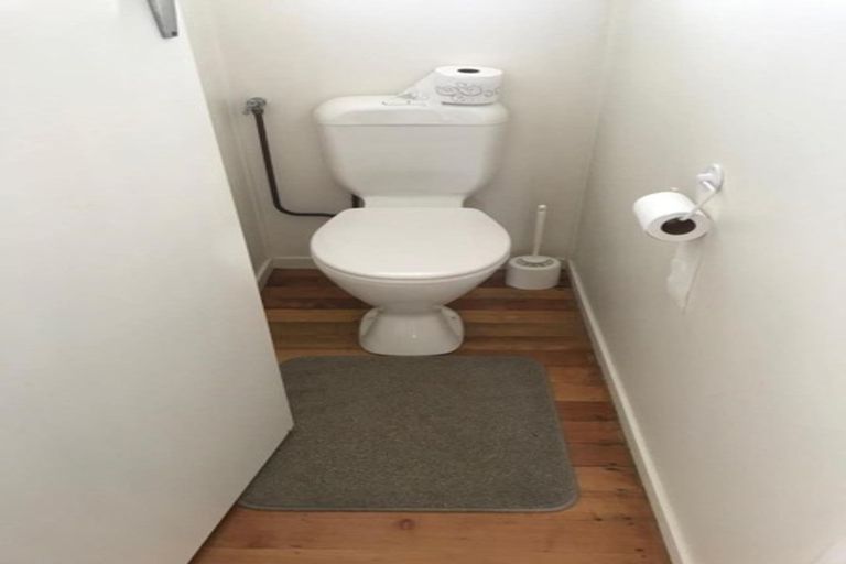 Photo of property in 1/2 Gordon Avenue, Milford, Auckland, 0620