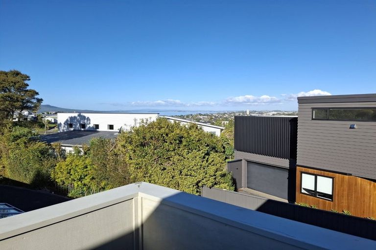 Photo of property in 6/18 Parr Terrace, Castor Bay, Auckland, 0620