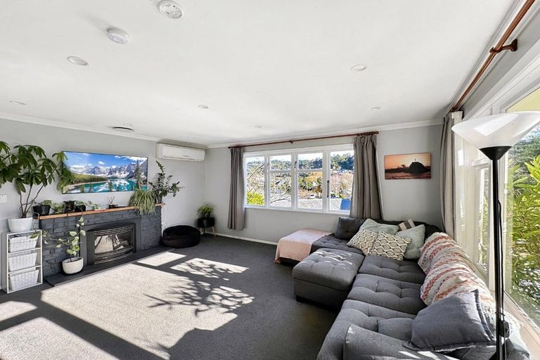 Photo of property in 79 Stokes Valley Road, Stokes Valley, Lower Hutt, 5019
