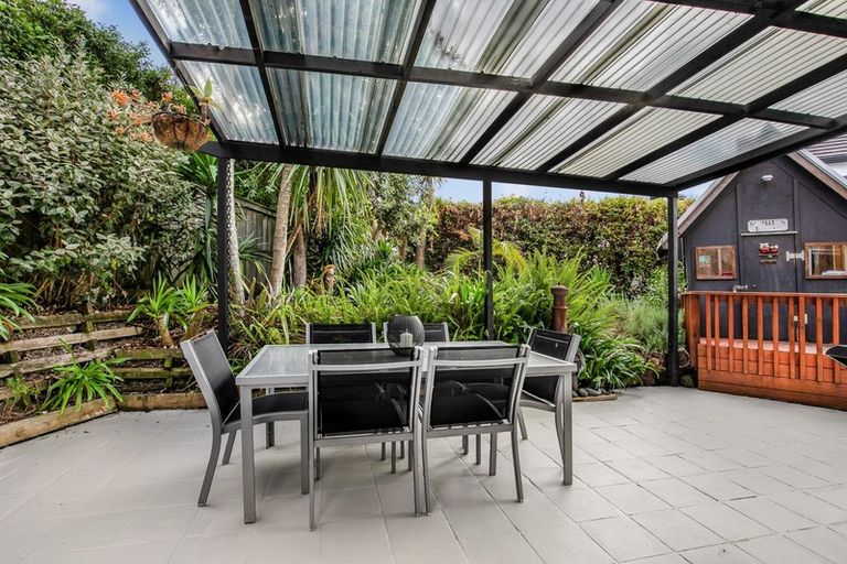 Photo of property in 10a Currey Crescent, Milford, Auckland, 0620