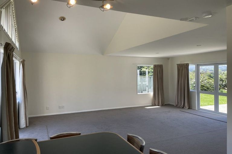Photo of property in 9 The Topdeck, Whitby, Porirua, 5024