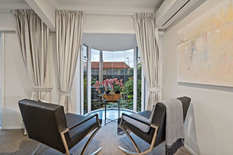 Photo of property in 6 Oakland Avenue, Papatoetoe, Auckland, 2025