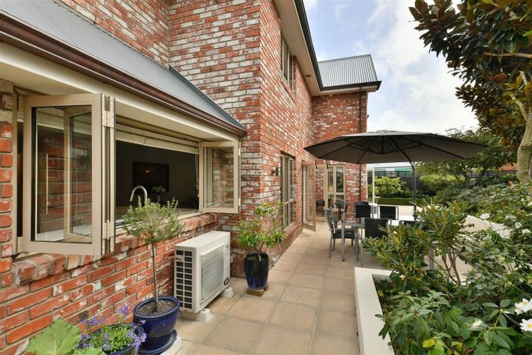 Photo of property in 16a Hadlow Place, Burnside, Christchurch, 8041