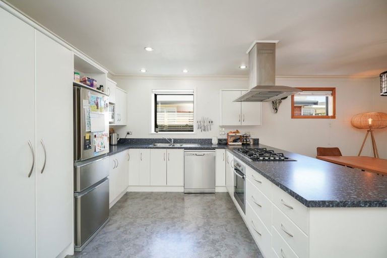 Photo of property in 82 Lowe Street, Avenal, Invercargill, 9810