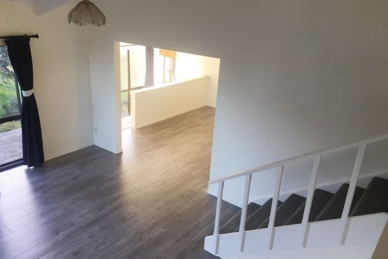 Photo of property in 9 Cambric Place, Botany Downs, Auckland, 2010