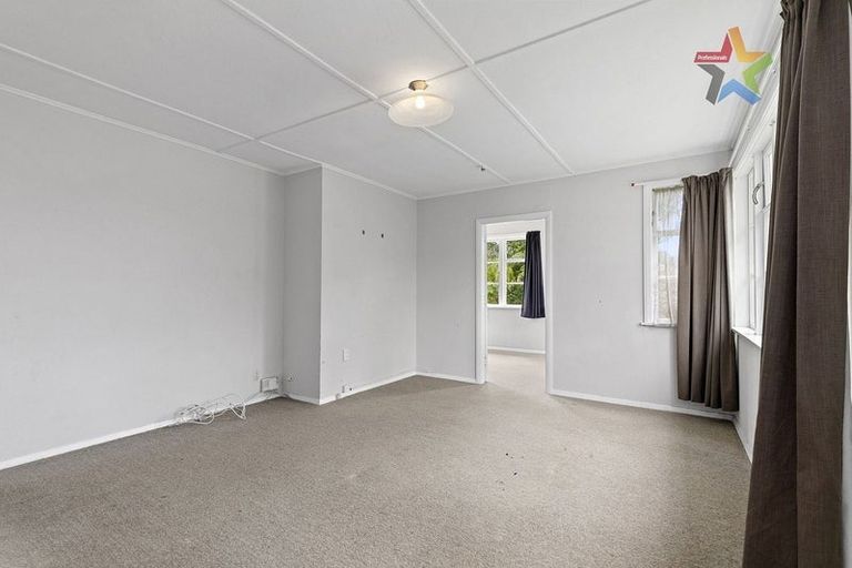 Photo of property in 10 Atiawa Crescent, Waiwhetu, Lower Hutt, 5010
