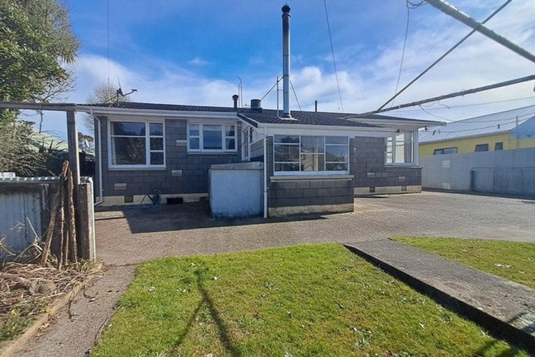 Photo of property in 5 Romilly Street, Westport, 7825