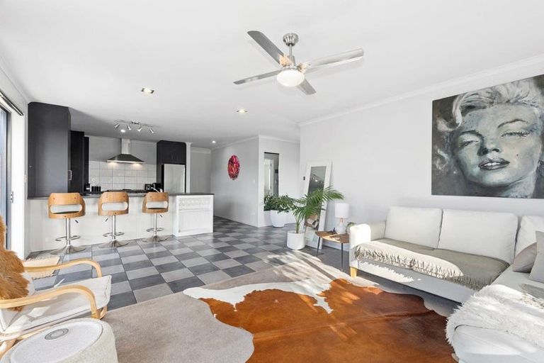 Photo of property in 50 Ocean View Rise, Ruakaka, 0116