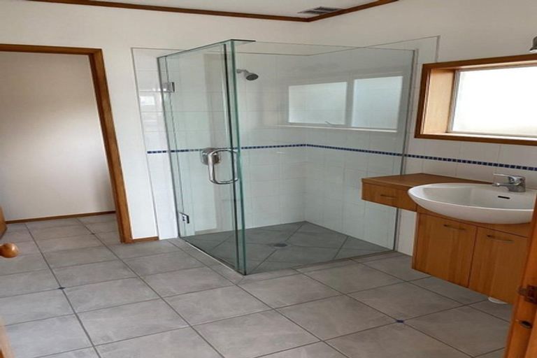 Photo of property in 10 Park Rise, Campbells Bay, Auckland, 0630