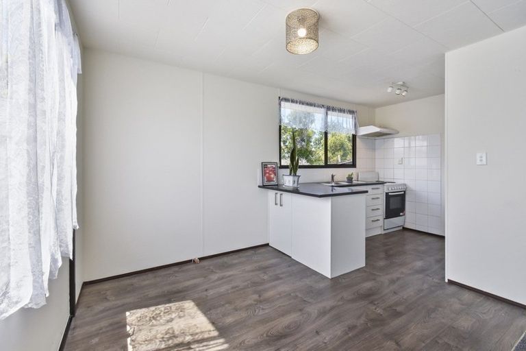 Photo of property in 2/8 Nearco Street, Randwick Park, Auckland, 2105