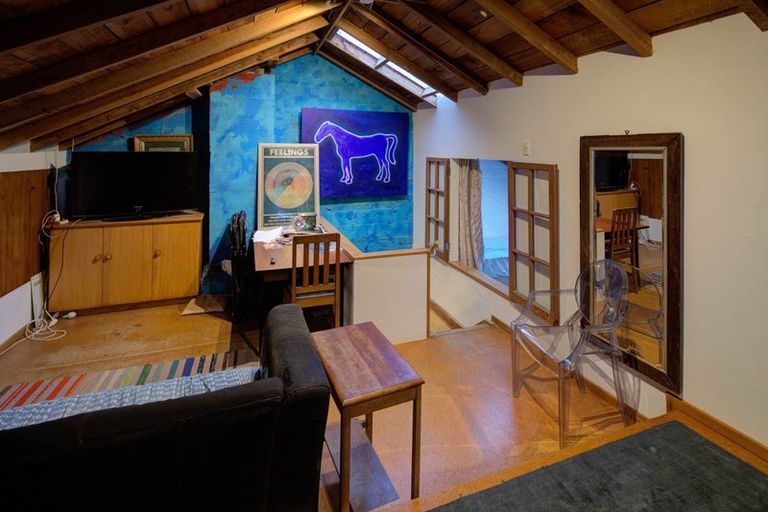 Photo of property in 126 Queens Drive, Lyall Bay, Wellington, 6022