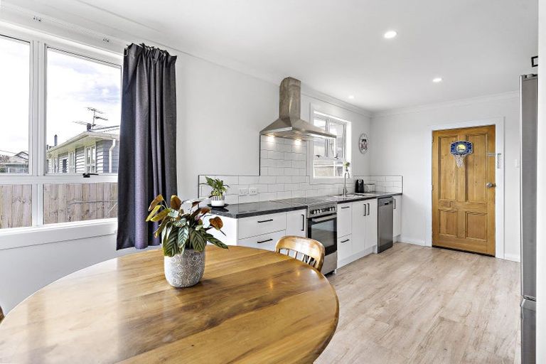 Photo of property in 222 High Street North, Carterton, 5713