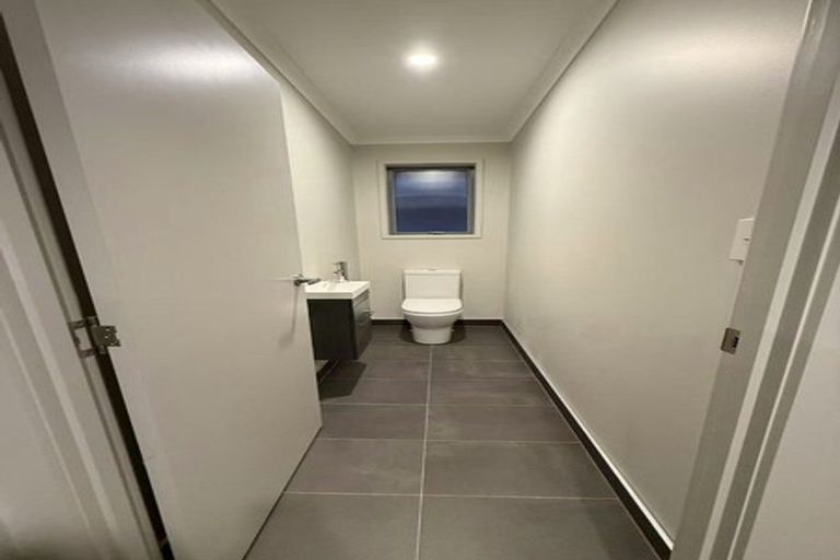 Photo of property in 98 Ridgedale Road, Silverdale, 0932