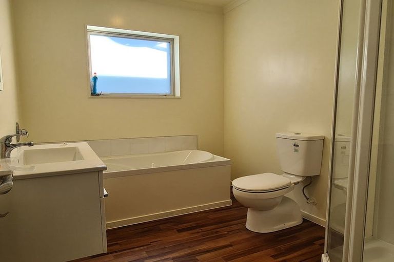 Photo of property in 253 Mark Avenue, Grenada Village, Wellington, 6037