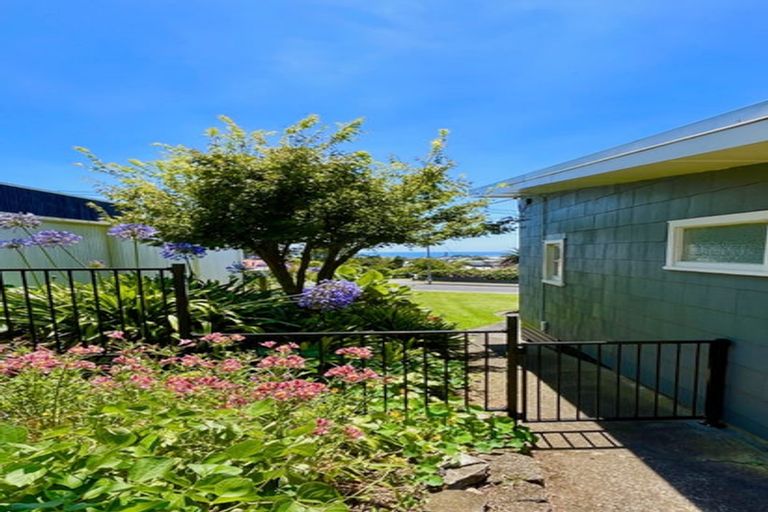 Photo of property in 9 Lismore Street, Strandon, New Plymouth, 4312