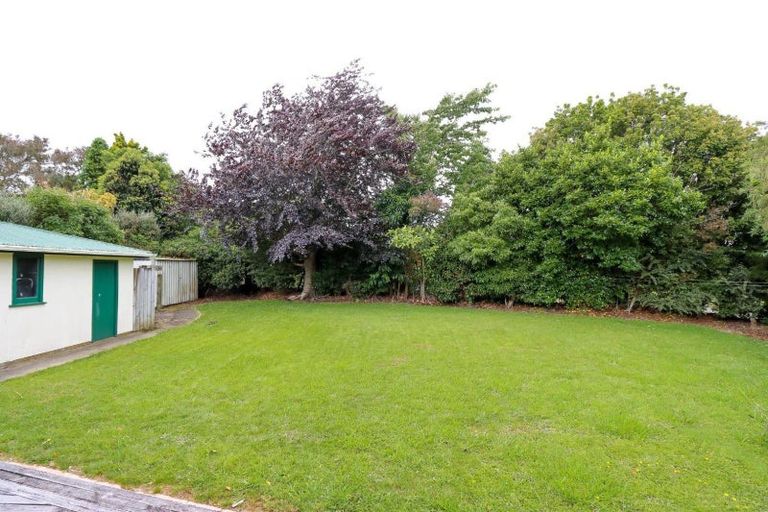 Photo of property in 12 Epsom Road, Hokowhitu, Palmerston North, 4410