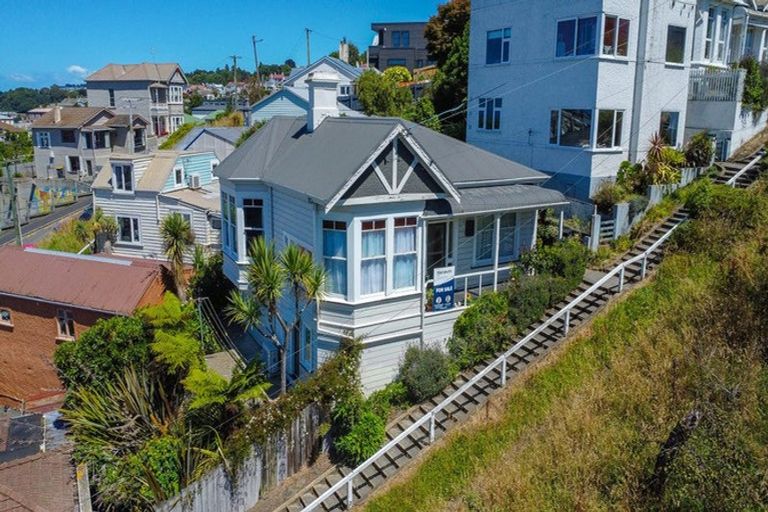 Photo of property in 5 Elm Row, Dunedin Central, Dunedin, 9016