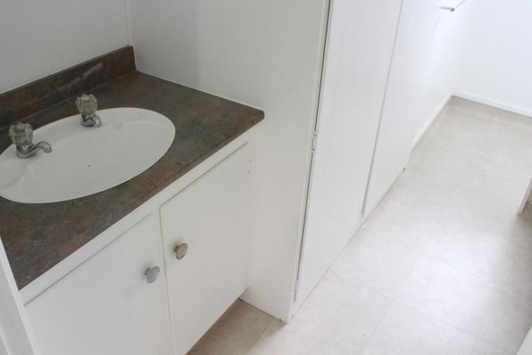 Photo of property in 7/38 Edmonton Road, Henderson, Auckland, 0612