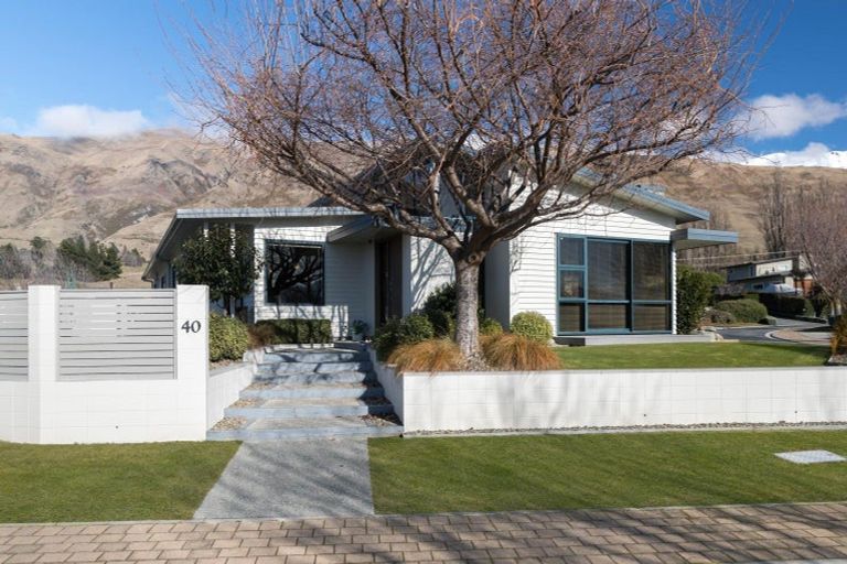 Photo of property in 40 Kelliher Drive, Wanaka, 9305