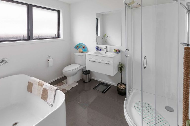 Photo of property in 43a Abraham Crescent, Milson, Palmerston North, 4414