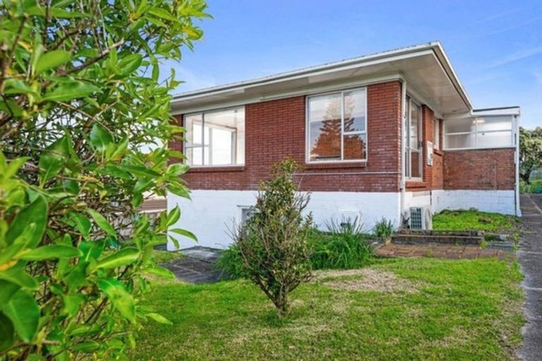 Photo of property in 1/18 East Coast Road, Milford, Auckland, 0620