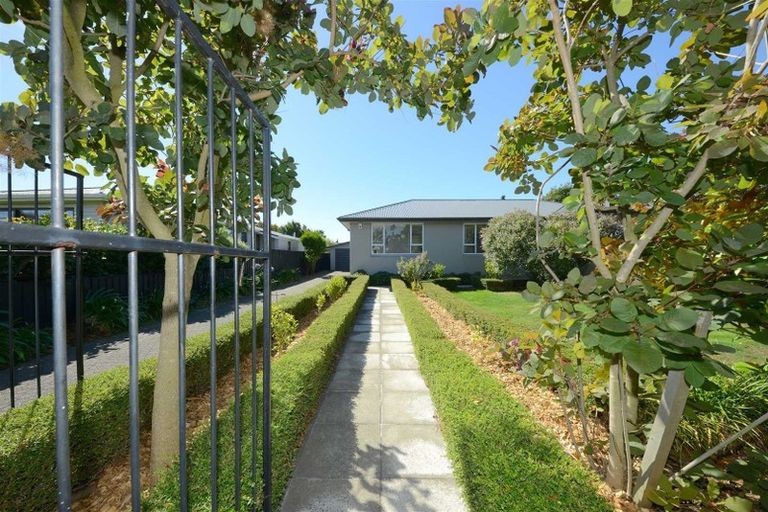 Photo of property in 39 Middlepark Road, Sockburn, Christchurch, 8042
