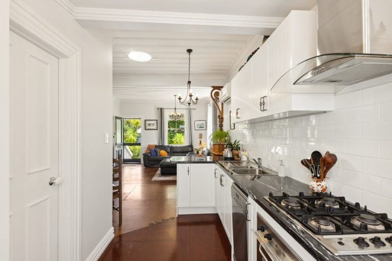 Photo of property in 15 Pomare Road, Russell, 0202