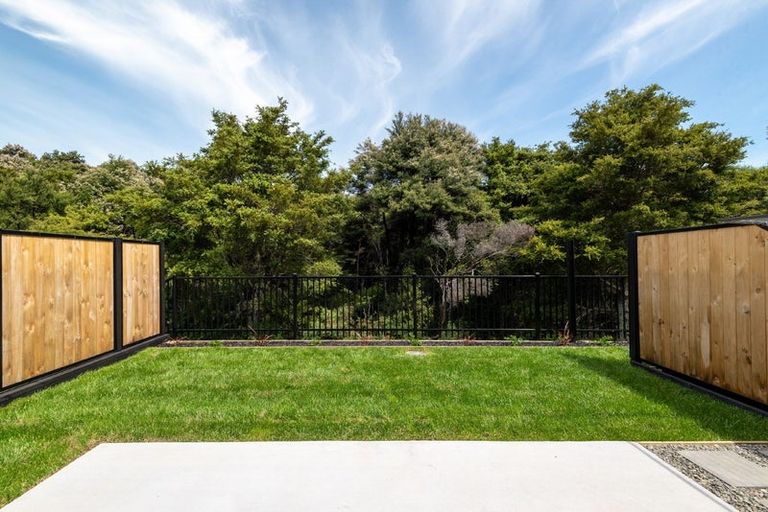 Photo of property in 34 Te Aniwaniwa Terrace, Albany, 0632