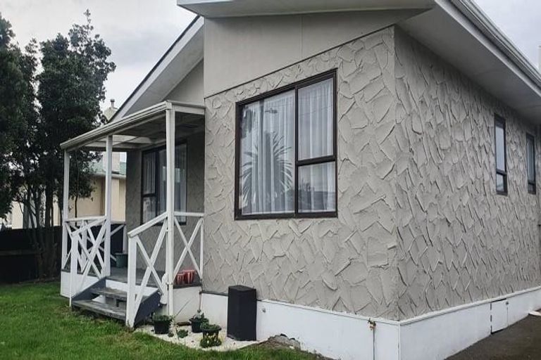 Photo of property in 52 Matai Street, Castlecliff, Whanganui, 4501