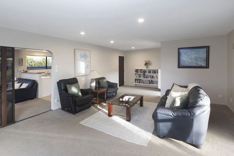 Photo of property in 9 Harkness Place, Avonhead, Christchurch, 8042