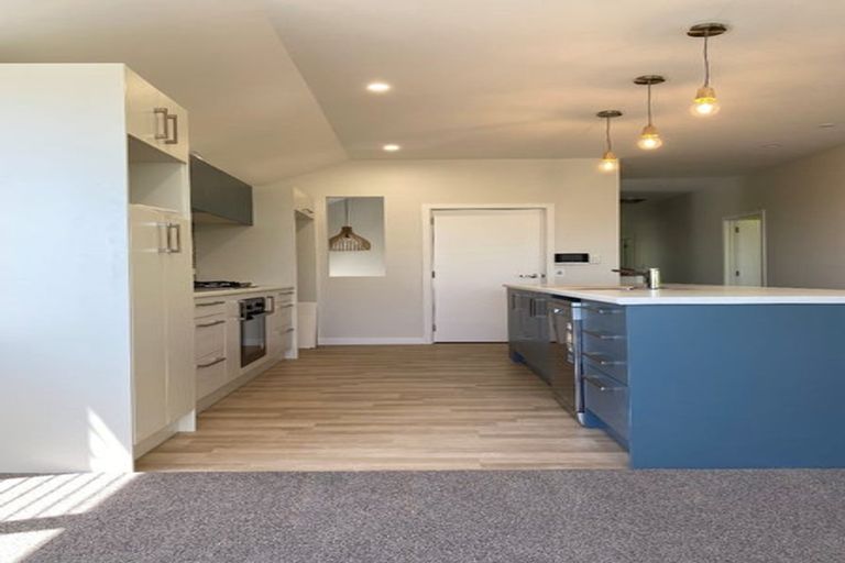 Photo of property in 120 Milton Road, Bluff Hill, Napier, 4110